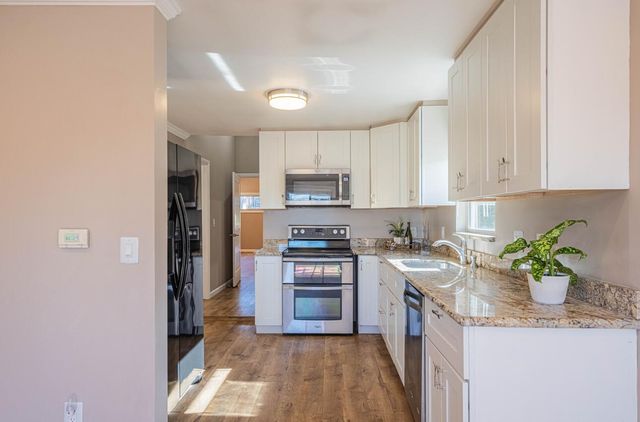 1113 Presidio Boulevard, Pacific Grove, CA 93950