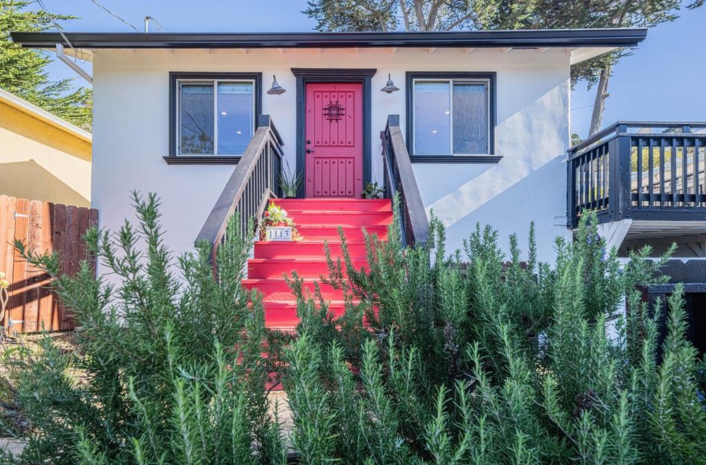 1113 Presidio Boulevard, Pacific Grove, CA 93950