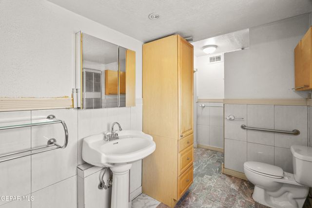 2610 Frankfort Avenue, El Paso, TX 79930