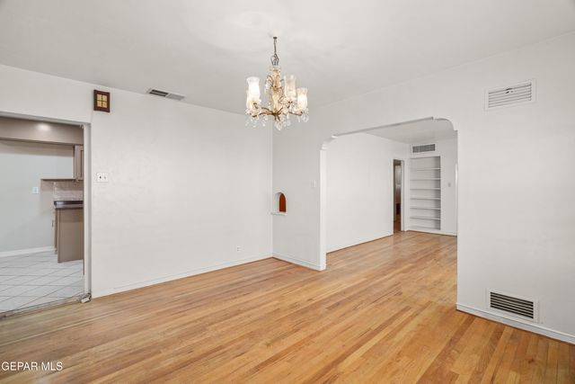 2610 Frankfort Avenue, El Paso, TX 79930