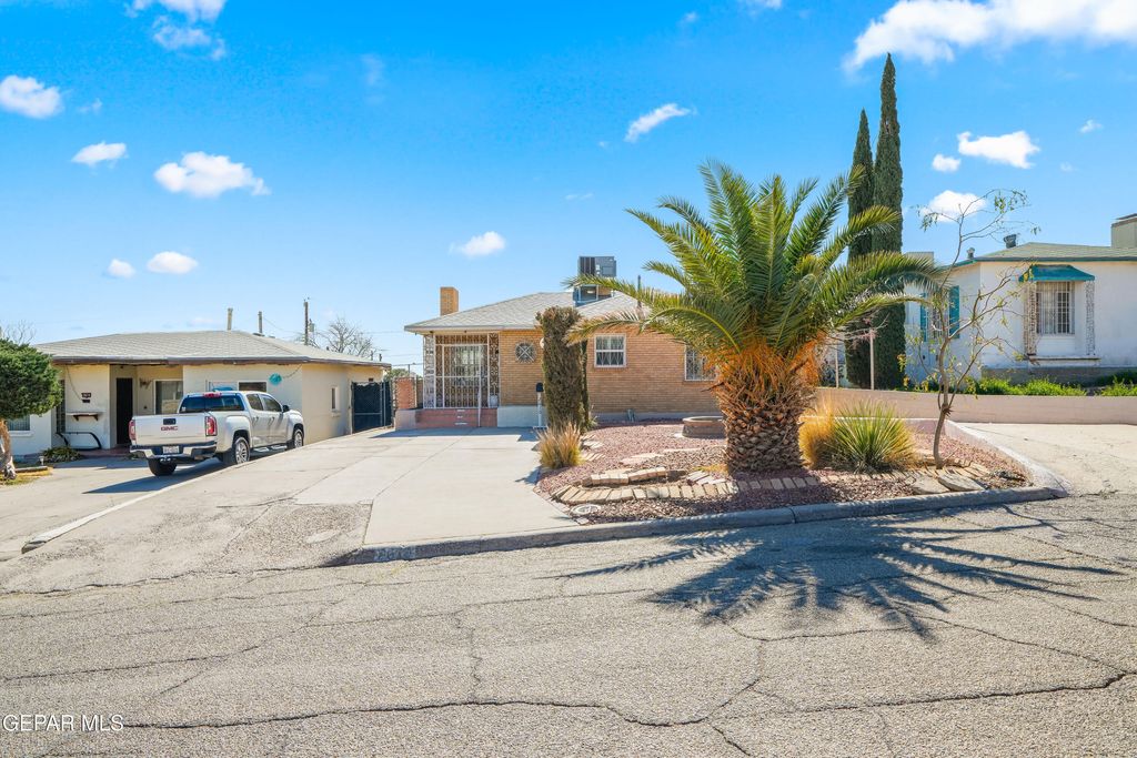 2610 Frankfort Avenue, El Paso, TX 79930