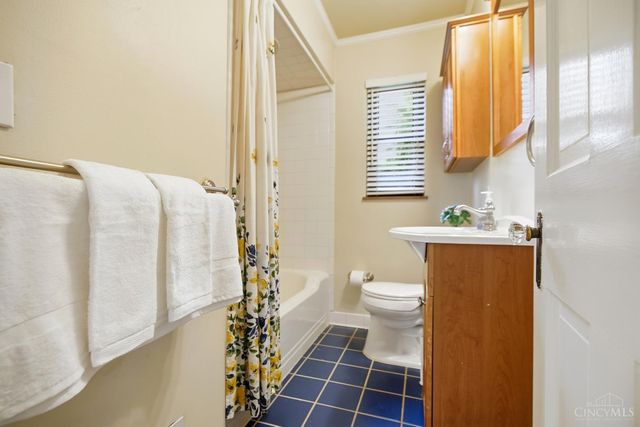3320 N Sterling Way, Cincinnati, OH 45209