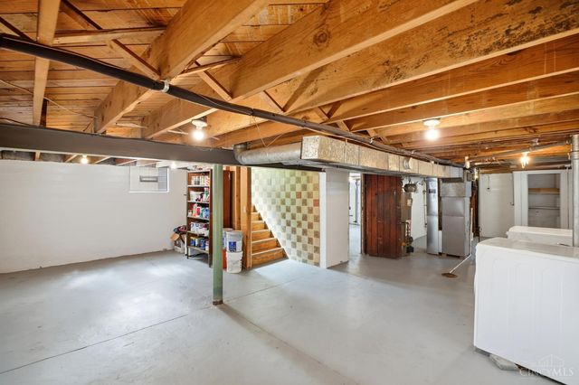 3320 N Sterling Way, Cincinnati, OH 45209