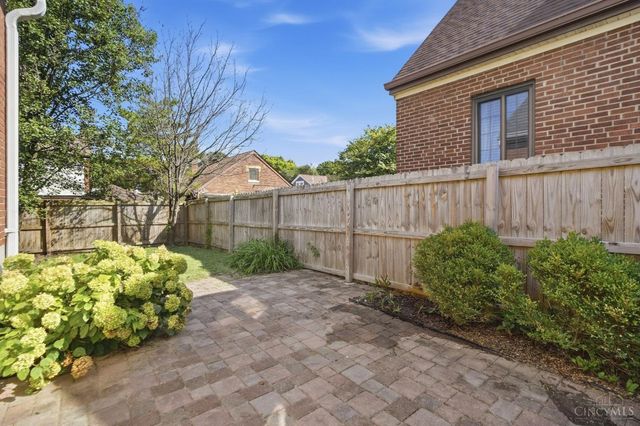 3320 N Sterling Way, Cincinnati, OH 45209