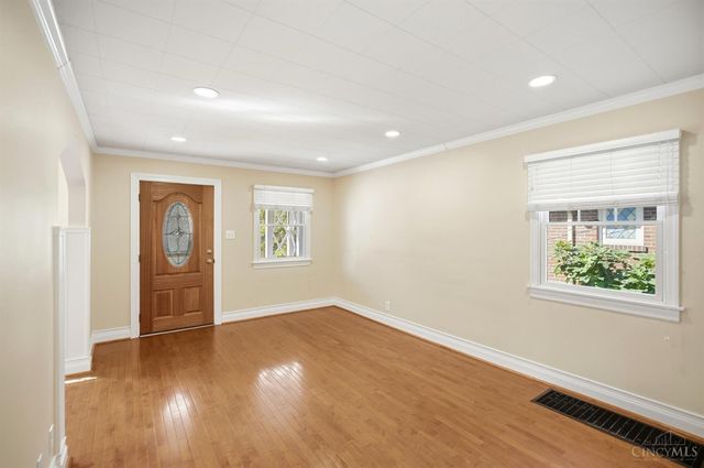 3320 N Sterling Way, Cincinnati, OH 45209