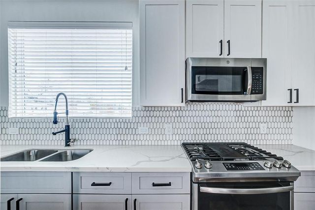 2407 Anita Street B, Houston, TX 77004