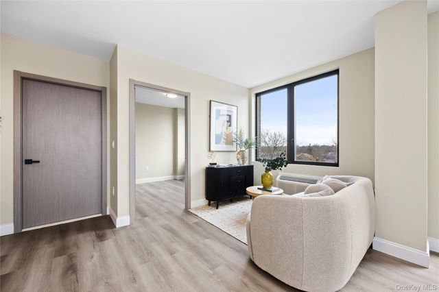 163-07 72nd Avenue 5A, Fresh Meadows, NY 11365