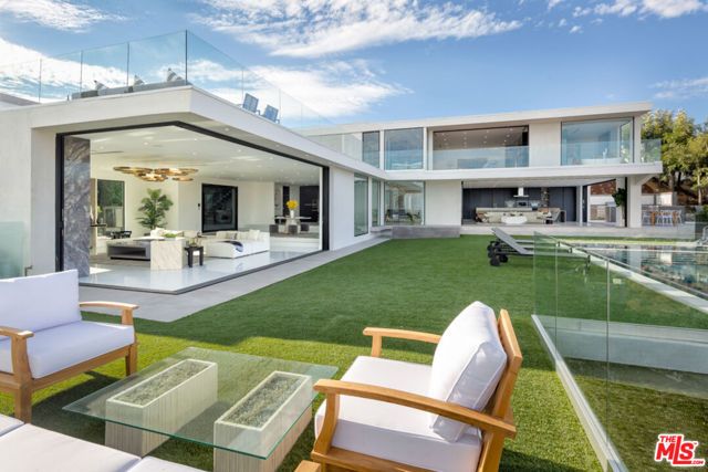 2110 HERCULES Drive, Los Angeles, CA 90046