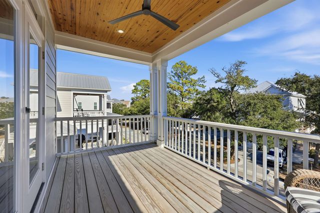 48 Half Shell Ct., Pawleys Island, SC 29585