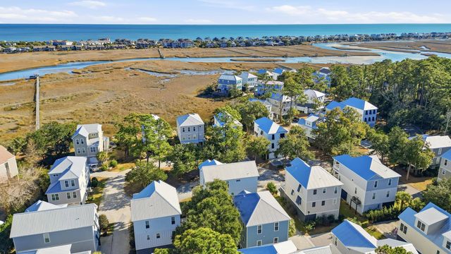 48 Half Shell Ct., Pawleys Island, SC 29585