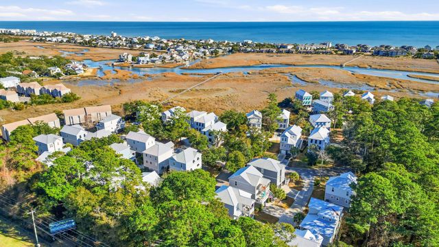 48 Half Shell Ct., Pawleys Island, SC 29585