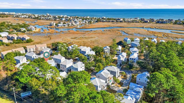 48 Half Shell Ct., Pawleys Island, SC 29585
