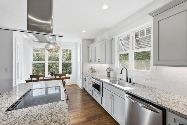 48 Half Shell Ct., Pawleys Island, SC 29585