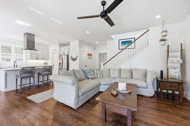 48 Half Shell Ct., Pawleys Island, SC 29585