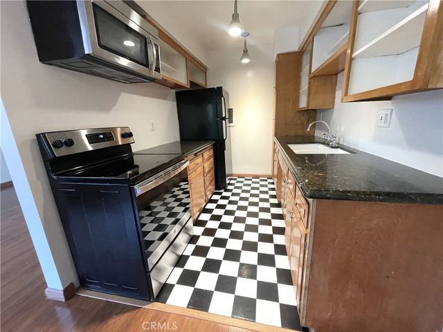 901 Linden Avenue 21, Long Beach, CA 90813