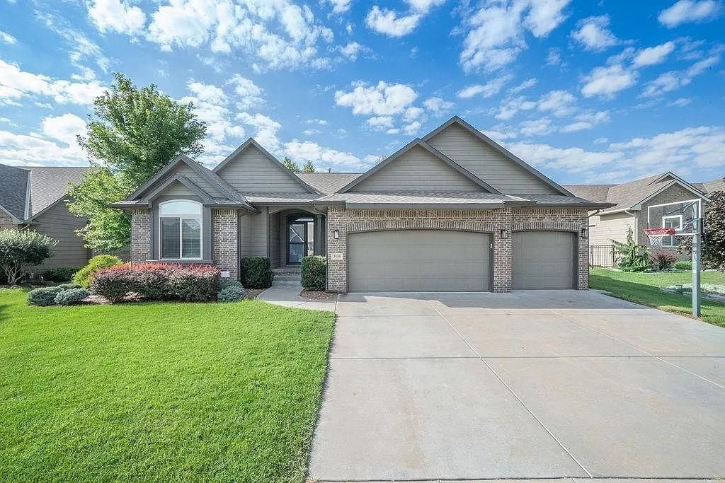 3110 N Landon Cir., Wichita, KS 67205