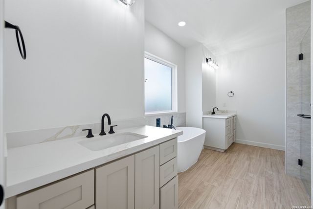 310 Firewheel Loop, Floresville, TX 78114