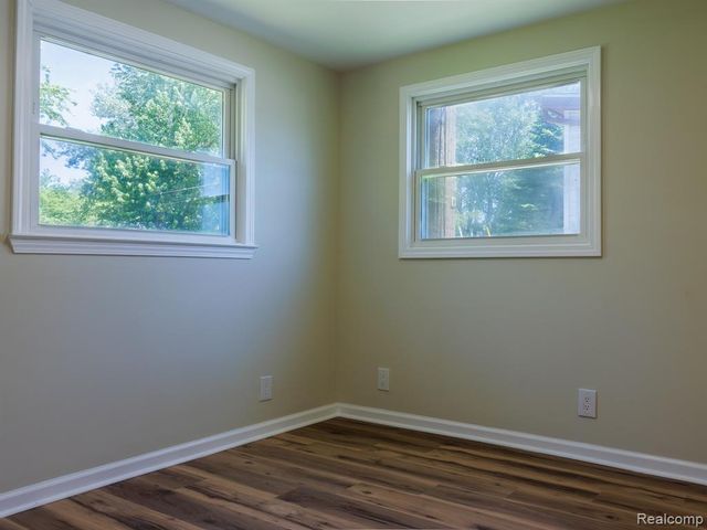 11560 Island Ct Court, Hartland, MI 48353