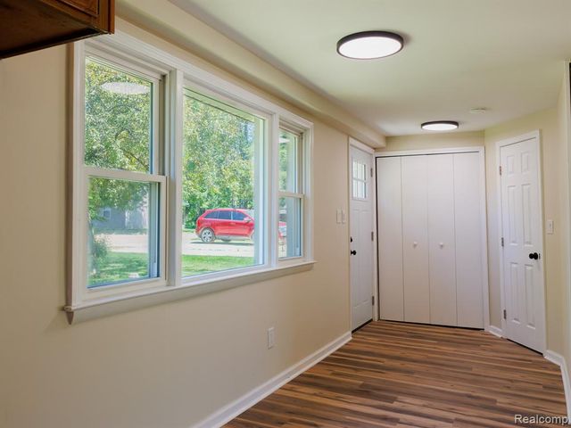 11560 Island Ct Court, Hartland, MI 48353