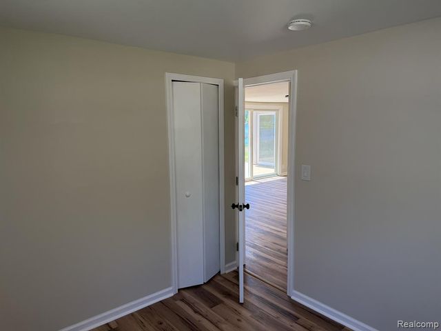 11560 Island Ct Court, Hartland, MI 48353