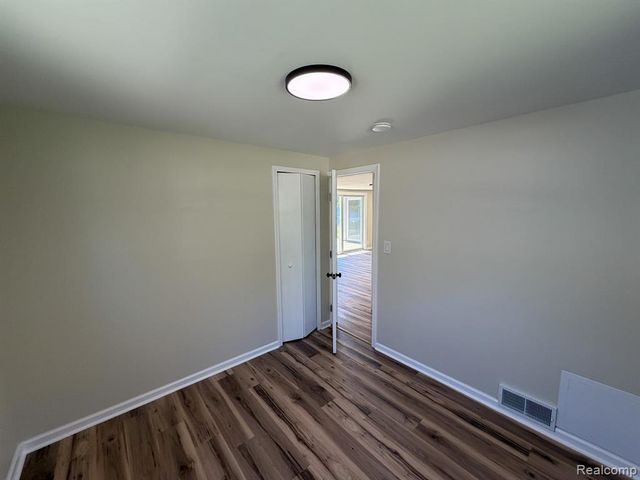 11560 Island Ct Court, Hartland, MI 48353