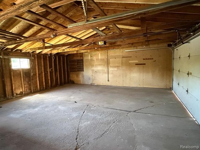 11560 Island Ct Court, Hartland, MI 48353