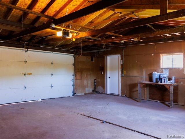 11560 Island Ct Court, Hartland, MI 48353