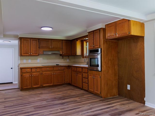 11560 Island Ct Court, Hartland, MI 48353