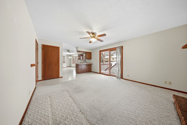 2010 Cimarron Drive, Freeport, IL 61032