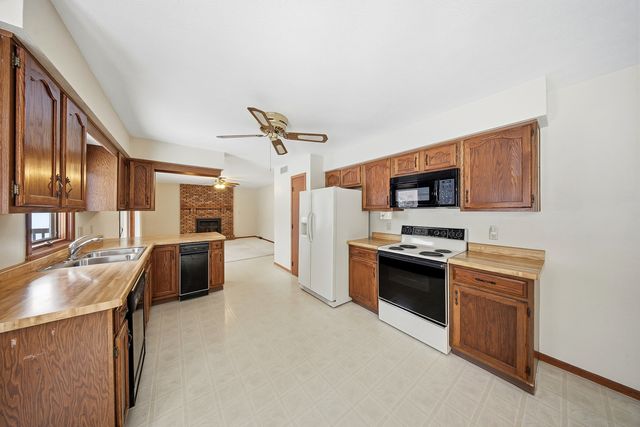 2010 Cimarron Drive, Freeport, IL 61032