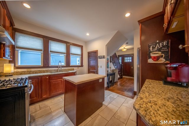 16 Pacific Street, New London, CT 06320