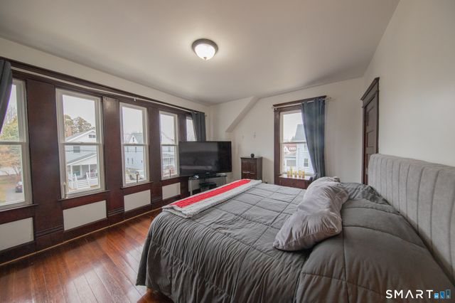 16 Pacific Street, New London, CT 06320