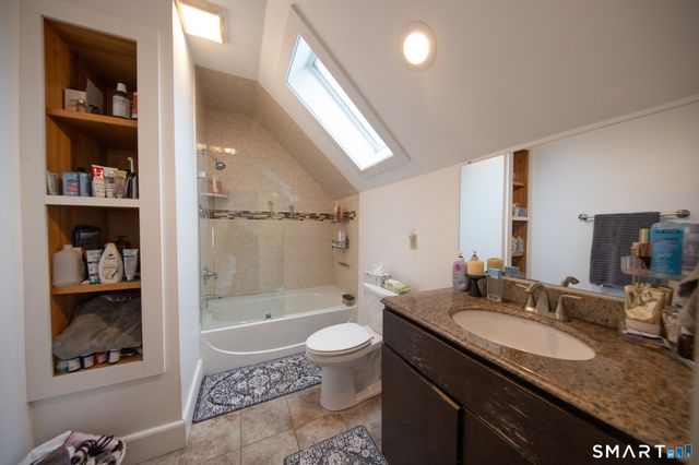 16 Pacific Street, New London, CT 06320