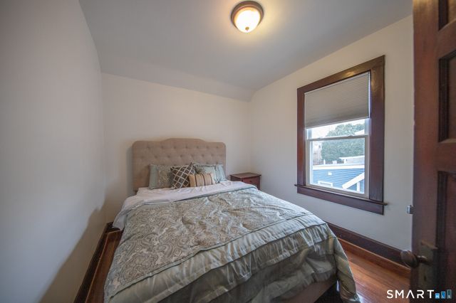 16 Pacific Street, New London, CT 06320