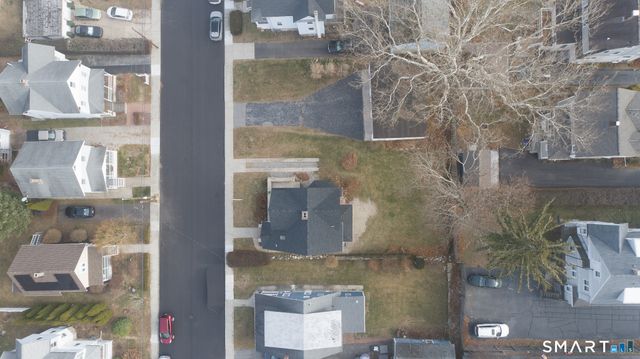 16 Pacific Street, New London, CT 06320