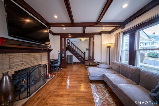 16 Pacific Street, New London, CT 06320