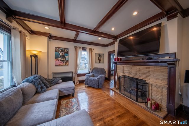 16 Pacific Street, New London, CT 06320