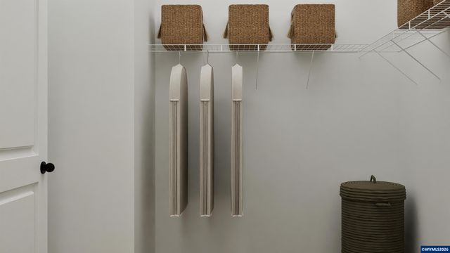 1090 Clemson St, Woodburn, OR 97071