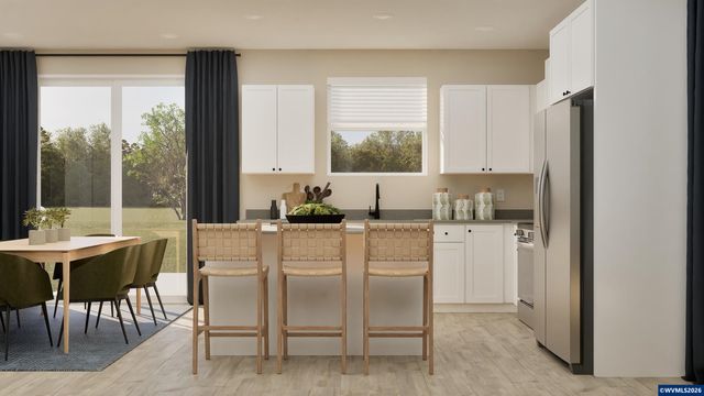 1090 Clemson St, Woodburn, OR 97071