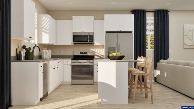 1090 Clemson St, Woodburn, OR 97071