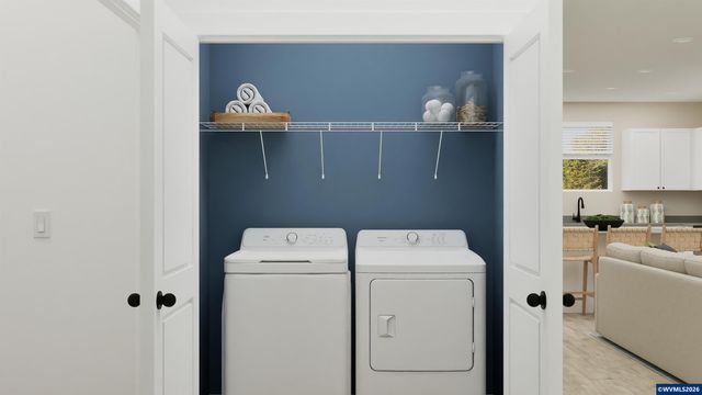 1090 Clemson St, Woodburn, OR 97071