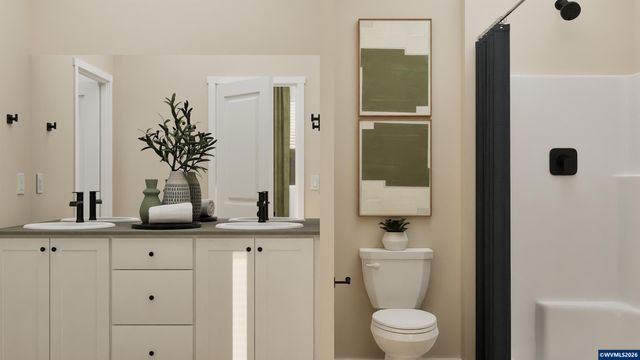 1090 Clemson St, Woodburn, OR 97071