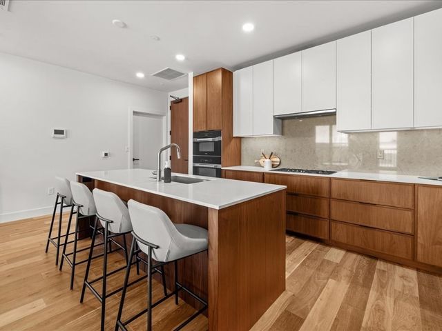 566 Columbus Ave 506, Boston, MA 02118