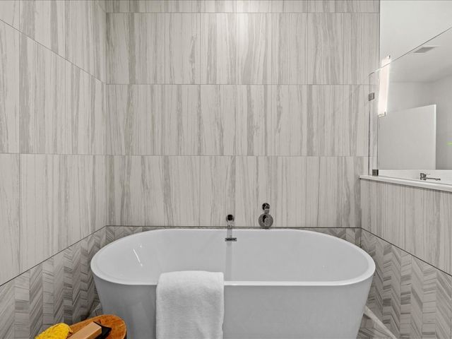 566 Columbus Ave 506, Boston, MA 02118