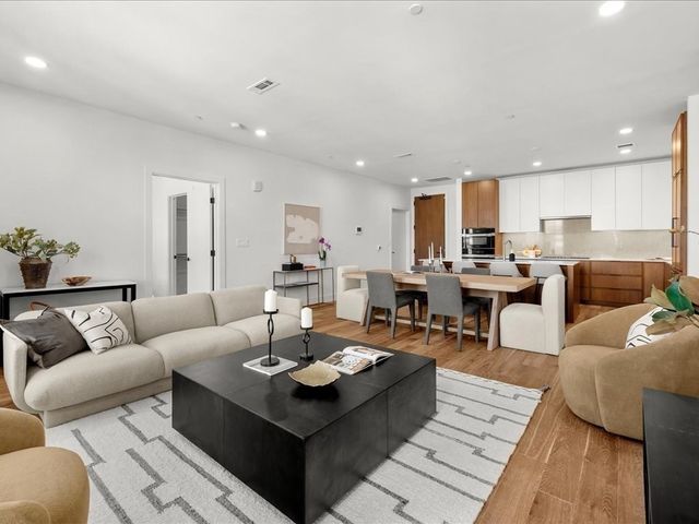 566 Columbus Ave 506, Boston, MA 02118