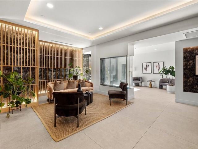 566 Columbus Ave 506, Boston, MA 02118