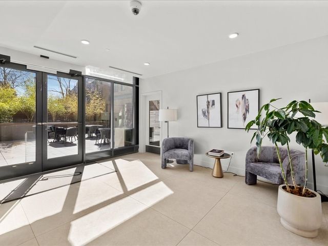 566 Columbus Ave 506, Boston, MA 02118