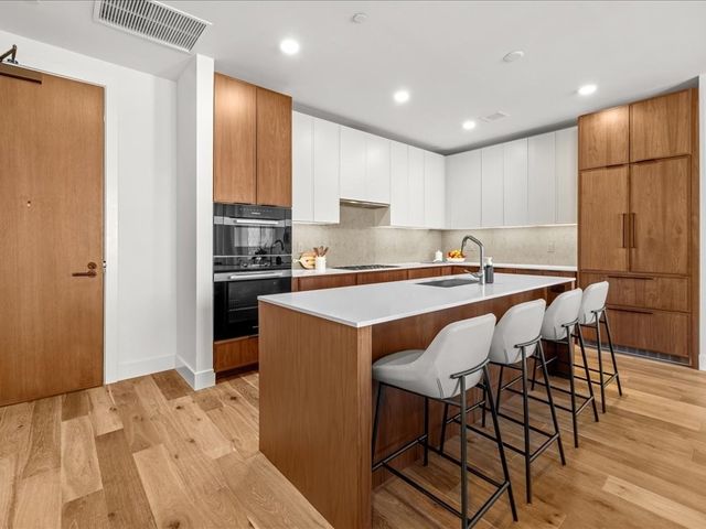 566 Columbus Ave 506, Boston, MA 02118