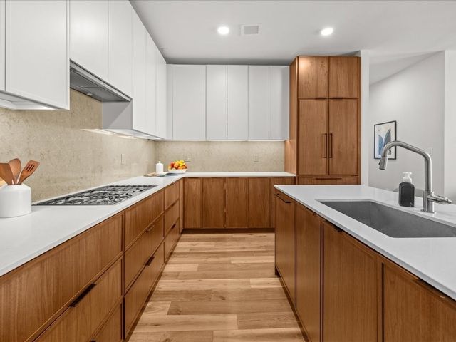 566 Columbus Ave 506, Boston, MA 02118