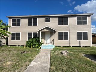 5410 Burton 4, Corpus Christi, TX 78411
